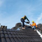 Quels sont les signes indiquant qu’il est temps de faire appel à un expert en remplacement de toiture ?